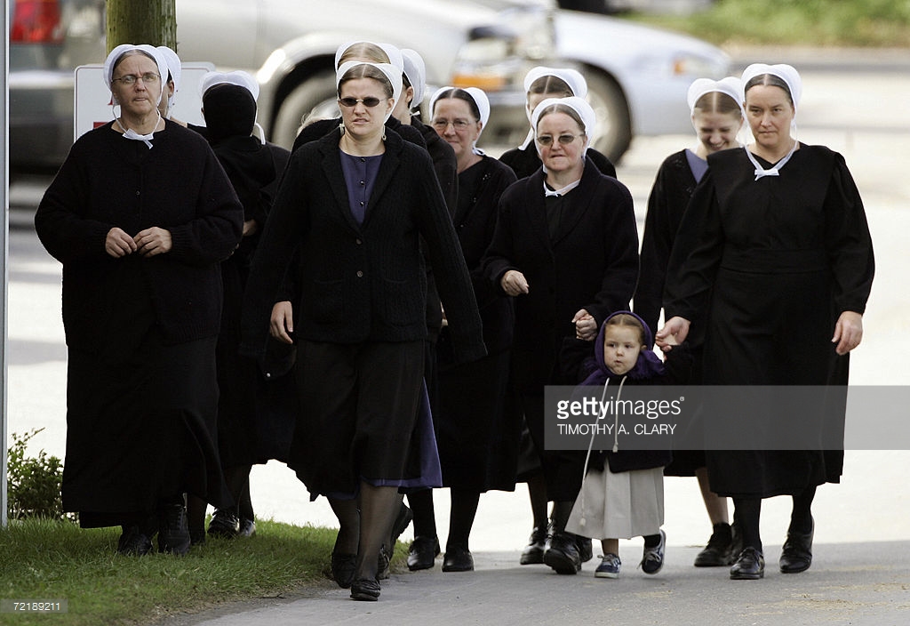 amish.funeral.attenders